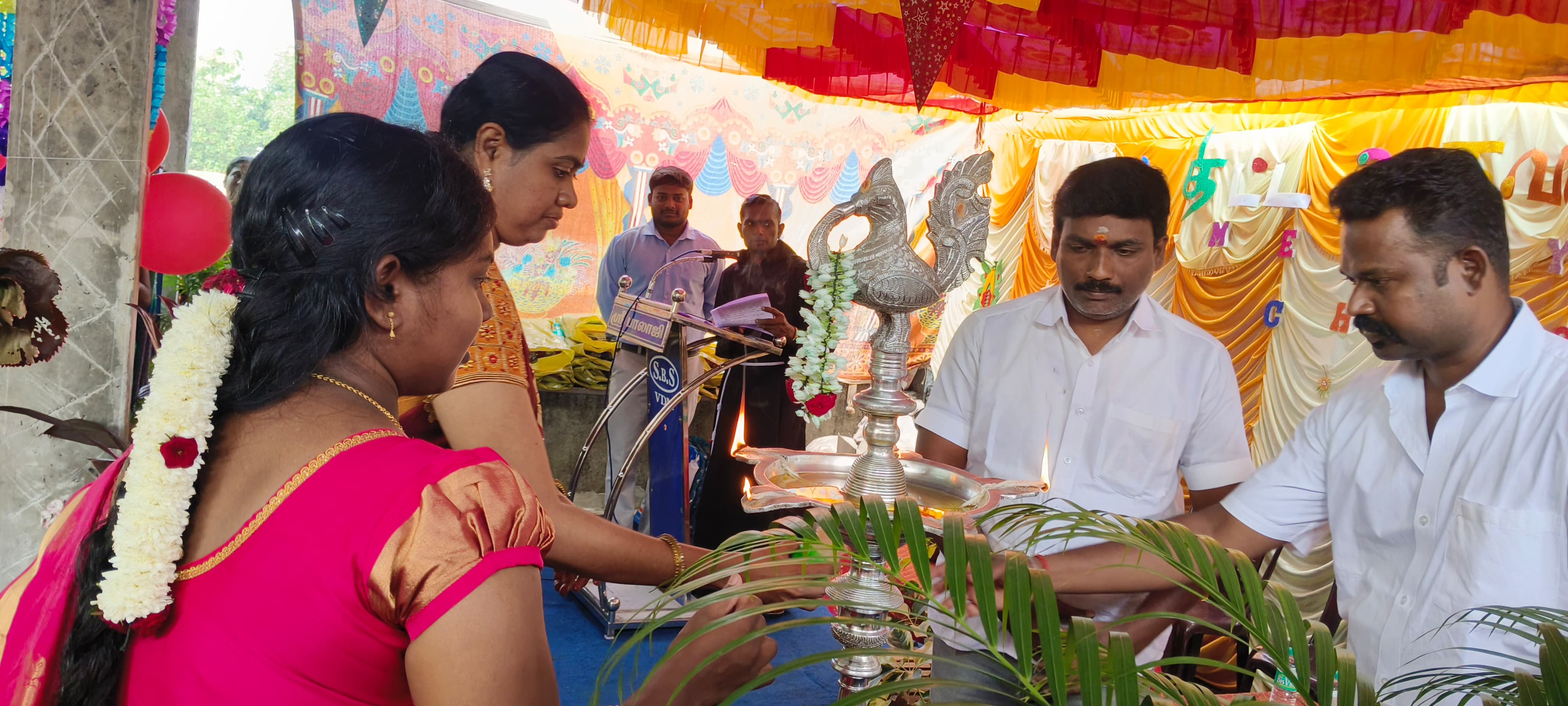 புனித ஜோசப் உடல் வளர்ச்சி மேம்பாட்டு அறக்கட்டளை சார்பாக கிறிஸ்மஸ் விழா மற்றும் நலத்திட்ட உதவ�